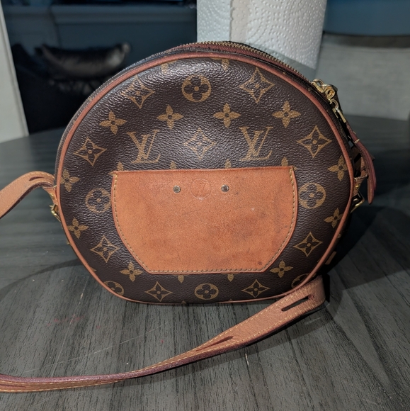 Louis Vuitton Crossbody Bag - Picture 3 of 12